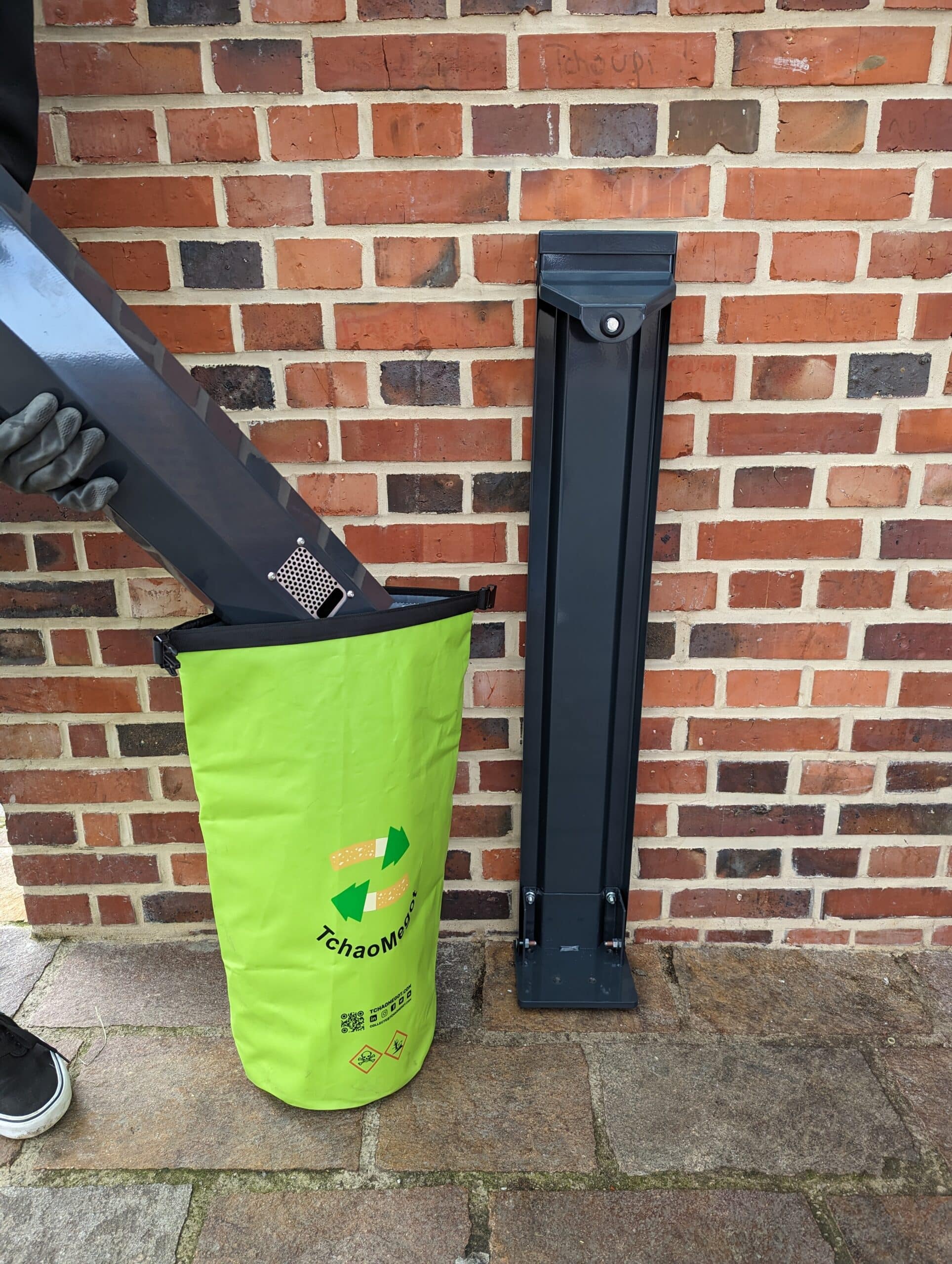 cp0012 cendrier innovant sur pied 8,5l vert et brun